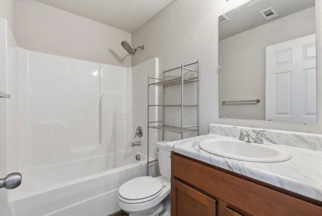 2002 N Yarmouth Court, Siloam Springs, AR 72761