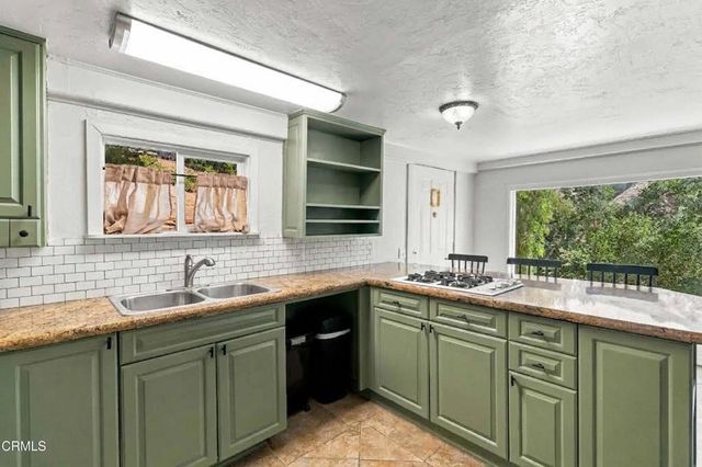 12211 Forest Trail, Sylmar, CA 91342