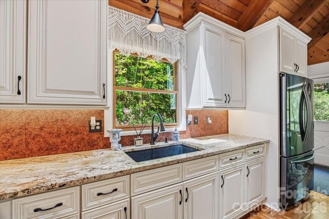 61 Greer Way, Mars Hill, NC 28754