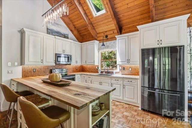 61 Greer Way, Mars Hill, NC 28754