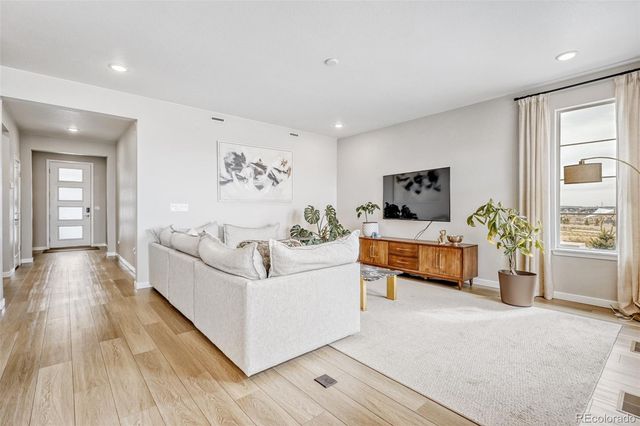 4021 N Biloxi Court, Aurora, CO 80019