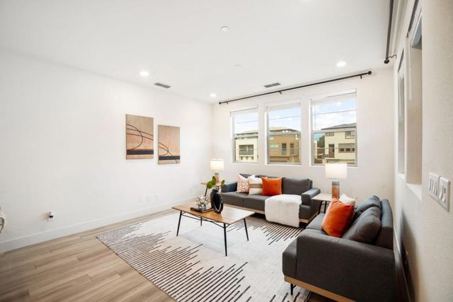 5720 Greige Circle G, Dublin, CA 94568