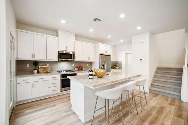 5720 Greige Circle G, Dublin, CA 94568