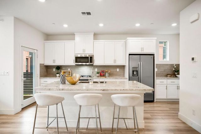 5720 Greige Circle G, Dublin, CA 94568