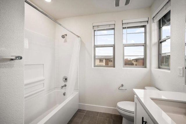 5720 Greige Circle G, Dublin, CA 94568