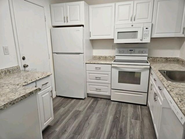 404 NW 68th Ave 304, Plantation, FL 33317