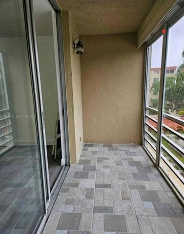 404 NW 68th Ave 304, Plantation, FL 33317