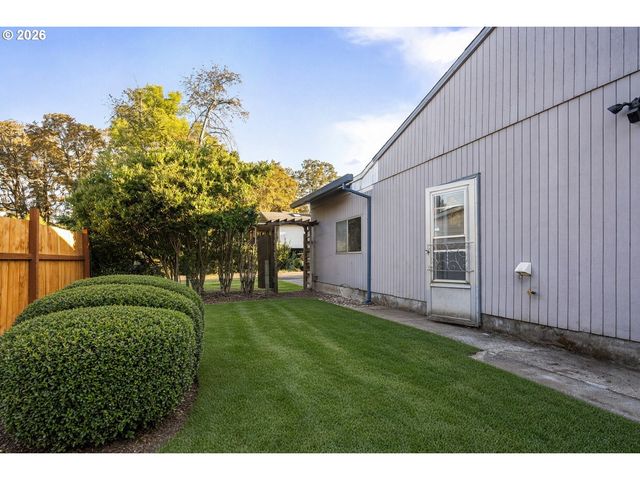 14525 Se FAIROAKS Ave, Milwaukie, OR 97267