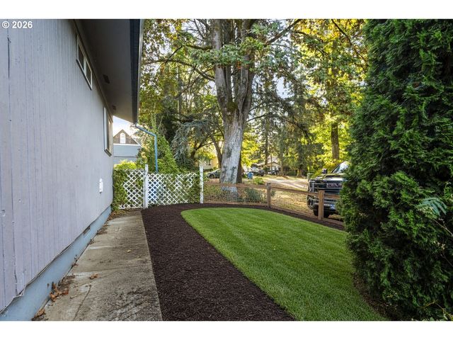 14525 Se FAIROAKS Ave, Milwaukie, OR 97267