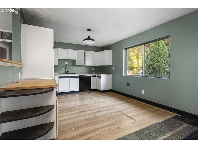 14525 Se FAIROAKS Ave, Milwaukie, OR 97267