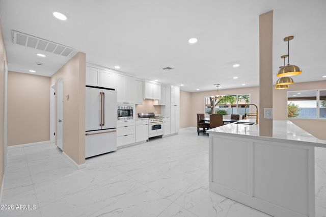 297 S HACIENDA Circle, Litchfield Park, AZ 85340