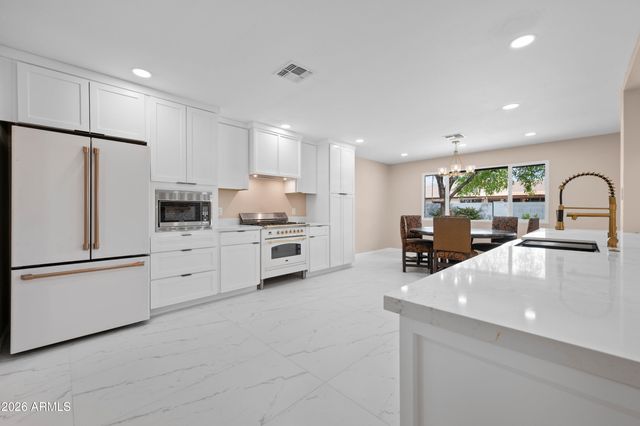 297 S HACIENDA Circle, Litchfield Park, AZ 85340