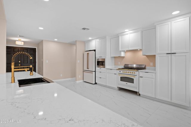 297 S HACIENDA Circle, Litchfield Park, AZ 85340