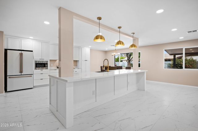 297 S HACIENDA Circle, Litchfield Park, AZ 85340