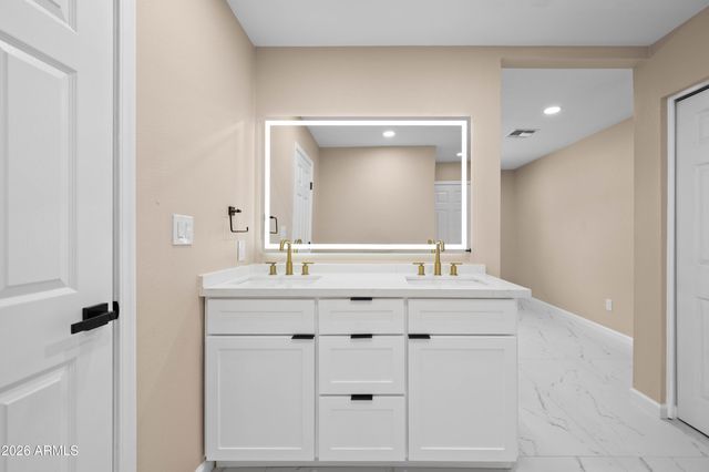 297 S HACIENDA Circle, Litchfield Park, AZ 85340