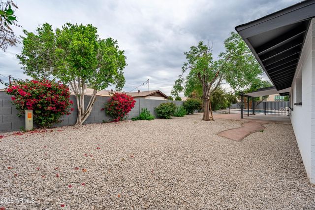 297 S HACIENDA Circle, Litchfield Park, AZ 85340