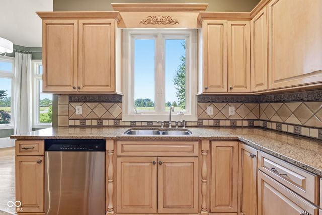16393 Valhalla Drive, Noblesville, IN 46060