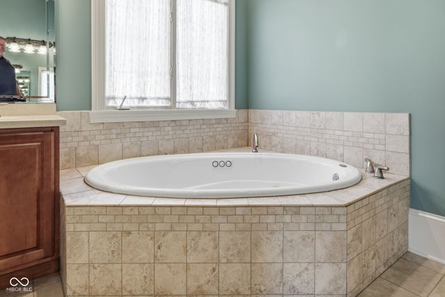 16393 Valhalla Drive, Noblesville, IN 46060