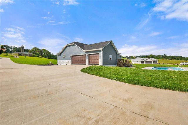 668 Slate Lick Road, London, KY 40741