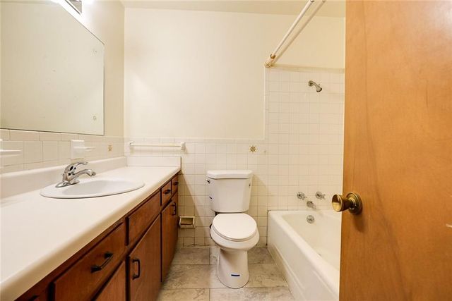 8304 Willow Way, Raytown, MO 64138