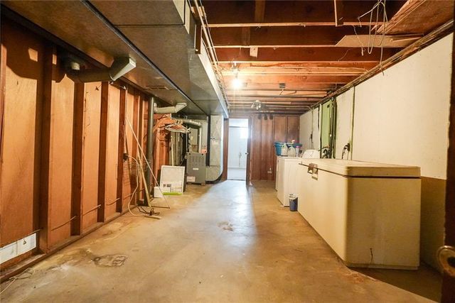 8304 Willow Way, Raytown, MO 64138