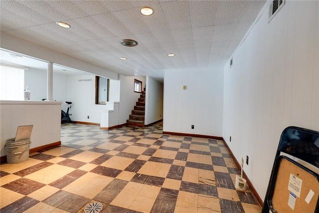 8304 Willow Way, Raytown, MO 64138