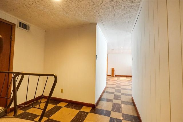 8304 Willow Way, Raytown, MO 64138