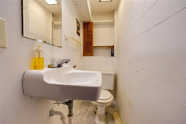 8304 Willow Way, Raytown, MO 64138