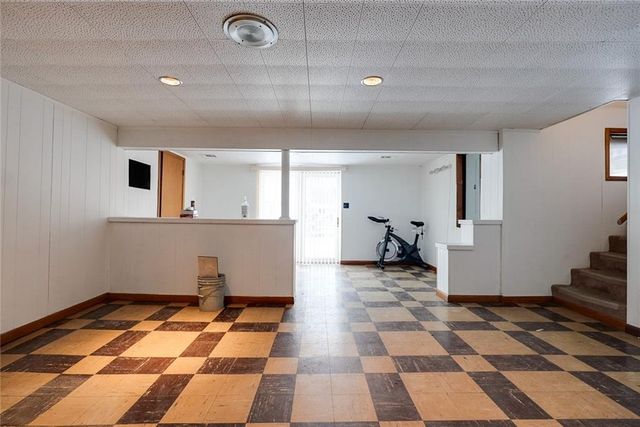 8304 Willow Way, Raytown, MO 64138