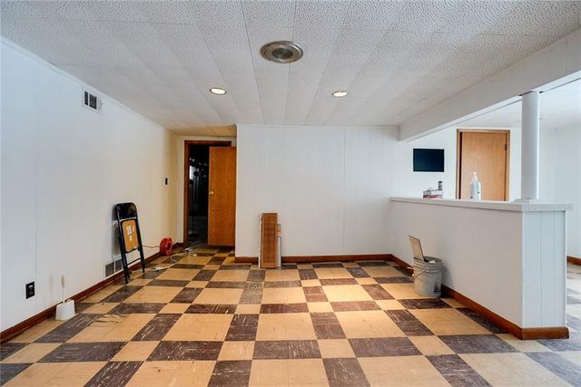 8304 Willow Way, Raytown, MO 64138