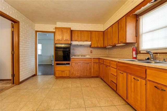 8304 Willow Way, Raytown, MO 64138