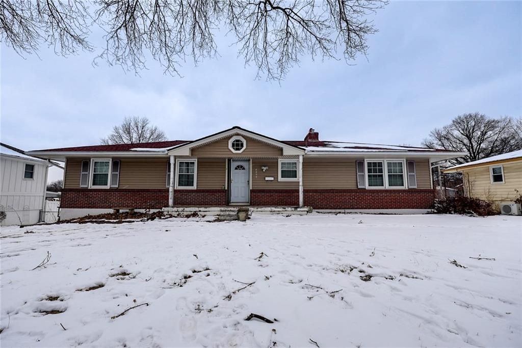 8304 Willow Way, Raytown, MO 64138