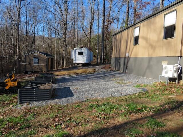 715 Mountain Meadow DR, Vinton, VA 24179