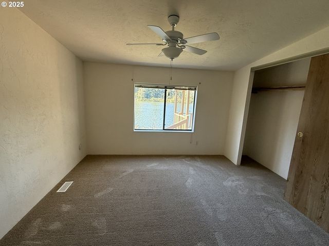 100 RIVER BEND Rd 25, Reedsport, OR 97467