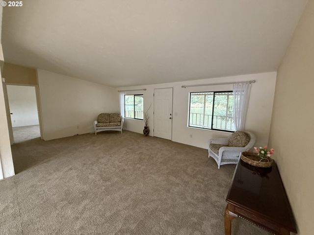 100 RIVER BEND Rd 25, Reedsport, OR 97467