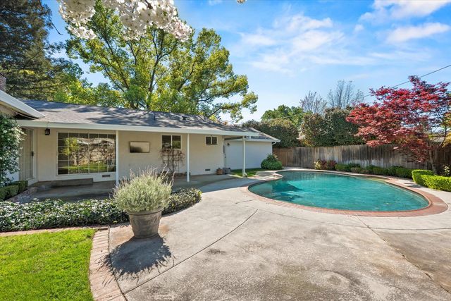 2725 Morley Way, Sacramento, CA 95864