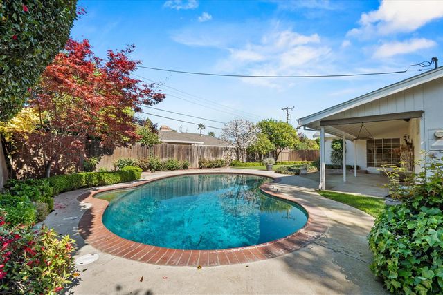 2725 Morley Way, Sacramento, CA 95864