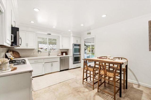 2725 Morley Way, Sacramento, CA 95864