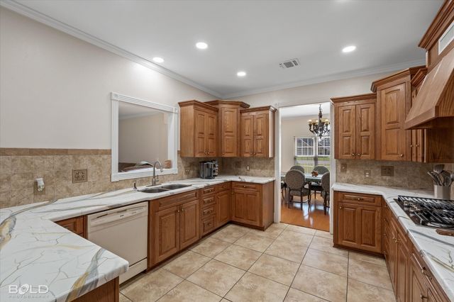 5882 Sunset Trace Drive, Keithville, LA 71047