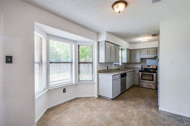 6504 Kary Lynn Drive N, Watauga, TX 76148
