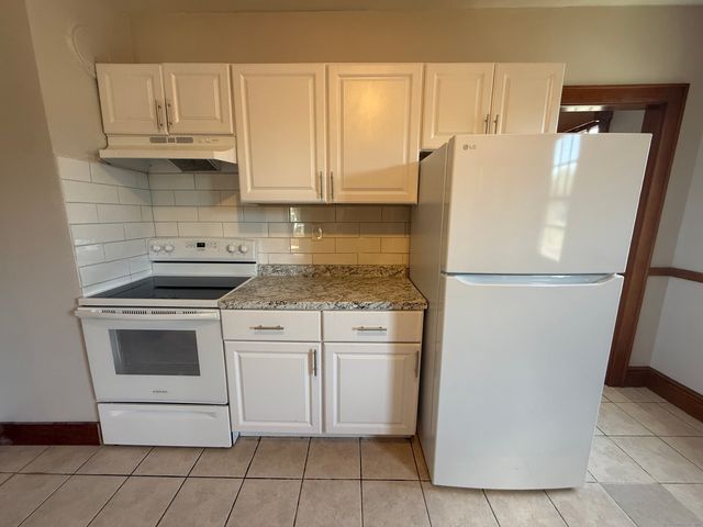 30 York Street 2, Waterbury, CT 06704