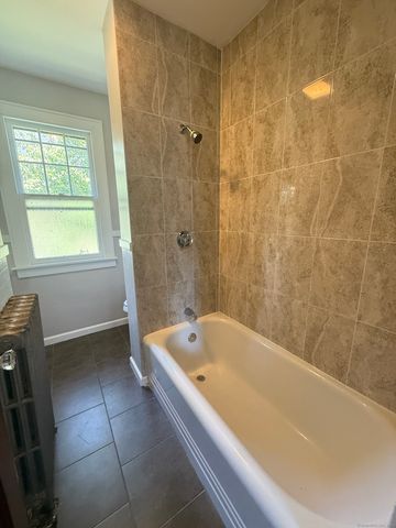 30 York Street 2, Waterbury, CT 06704