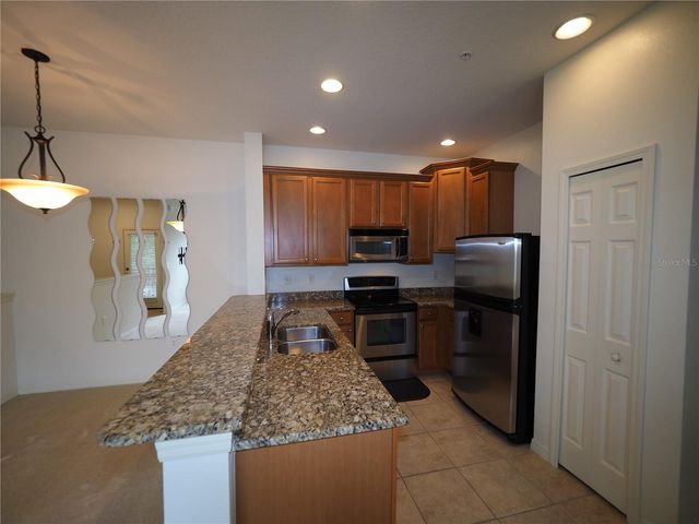 3617 PARKRIDGE CIRCLE 11-202, Sarasota, FL 34243