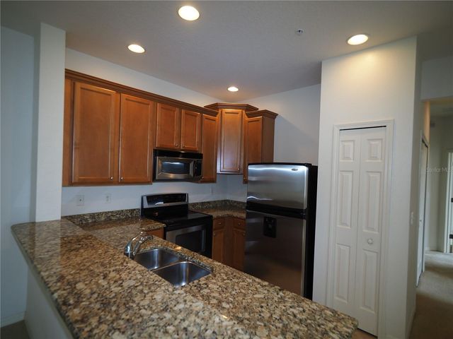 3617 PARKRIDGE CIRCLE 11-202, Sarasota, FL 34243