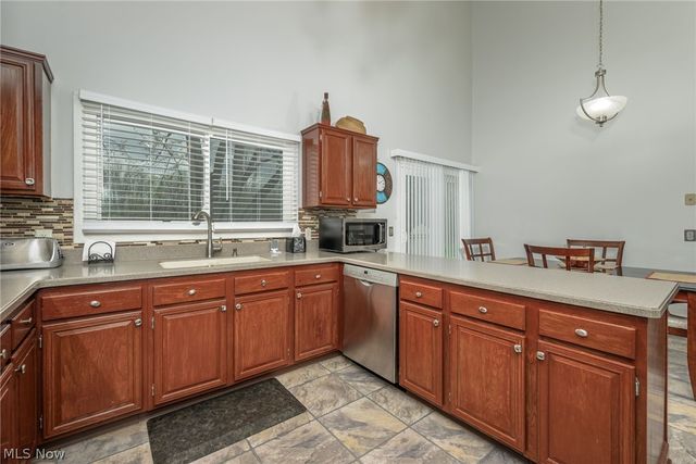 5941 Stow Road, Hudson, OH 44236