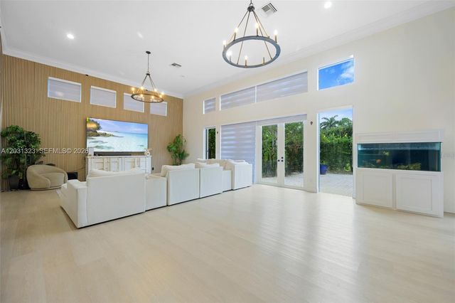 10961 SW 31st Street, Davie, FL 33328