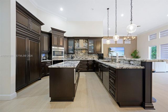10961 SW 31st Street, Davie, FL 33328