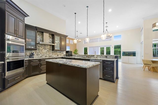 10961 SW 31st Street, Davie, FL 33328