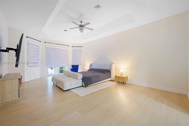 10961 SW 31st Street, Davie, FL 33328