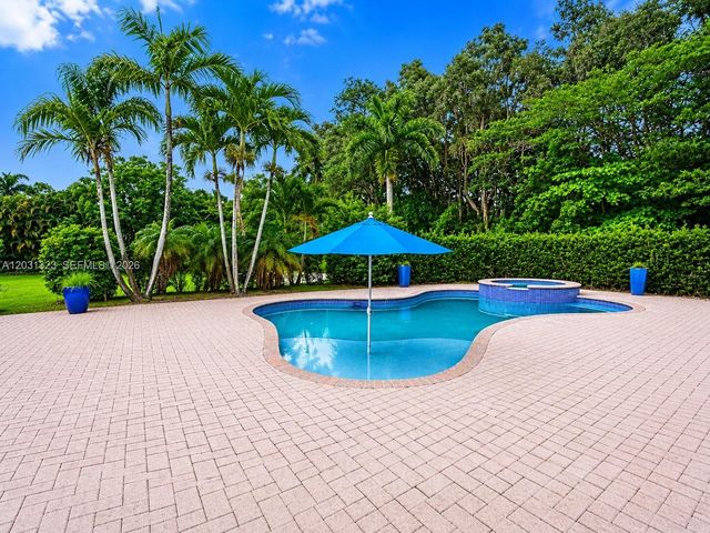 10961 SW 31st Street, Davie, FL 33328